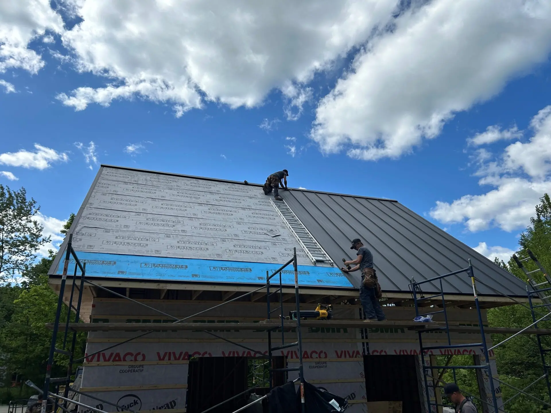 Installation Toiture Moderne - Saint-Hyacinthe